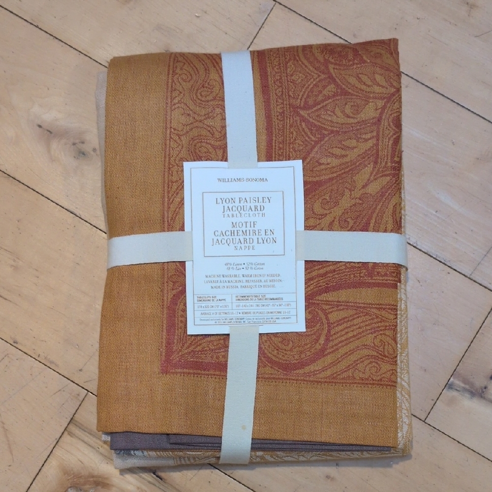 Williams Sonoma Lyon Paisley Jacquard Tablecloth 70"x126" Fall/Thanksgiving